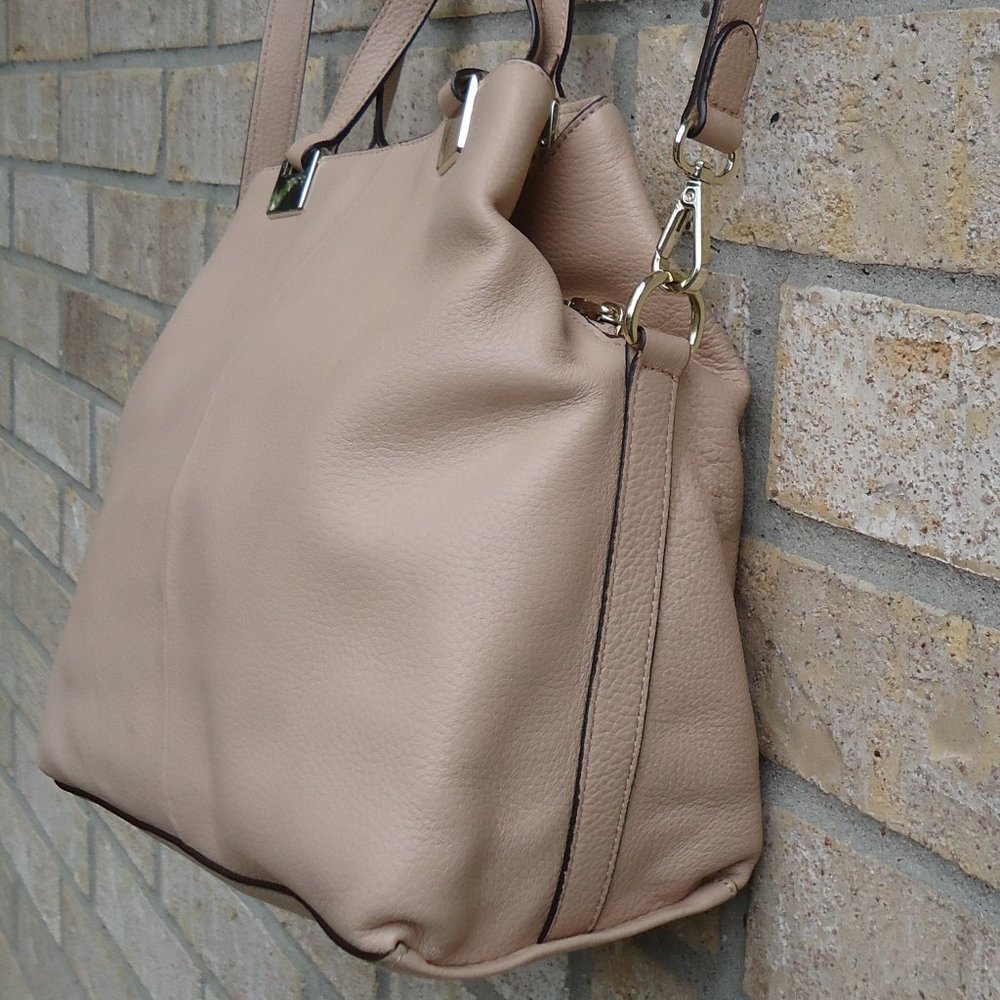 Vince Camuto shoulder bag. - Picture 7 of 16